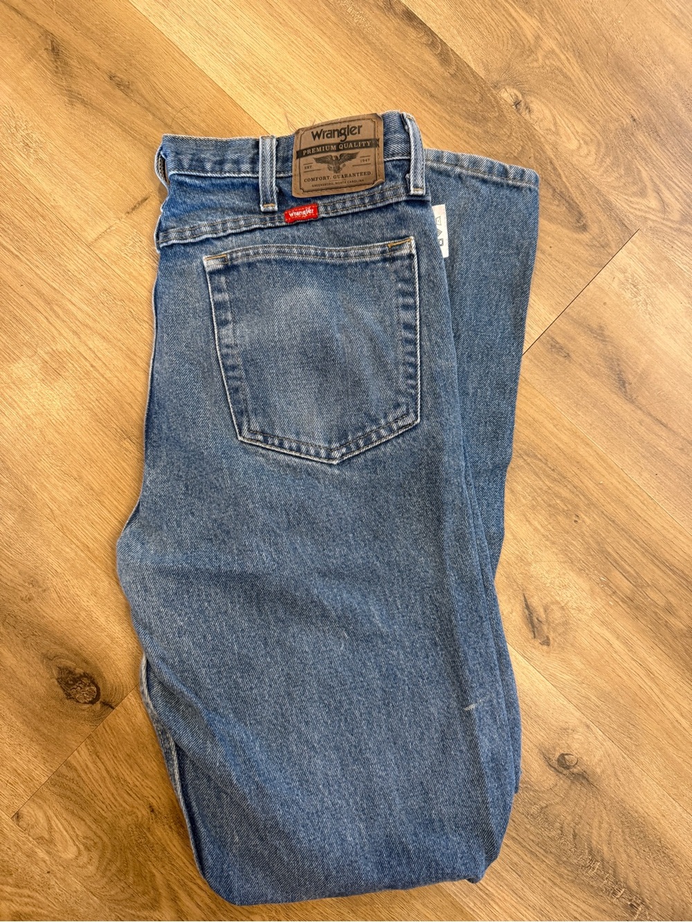 Wrangler Men's Medium Blue Bootcut Jeans